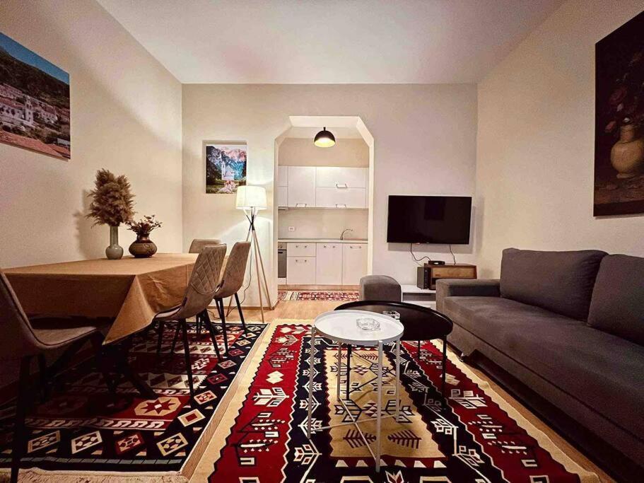 Zarlett House, Pazari Ri ,Villa With Garden,Parking Tirana Exterior foto